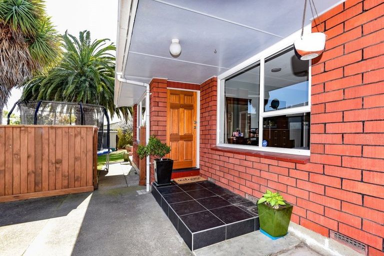 Photo of property in 2/6 Nanette Street, Upper Riccarton, Christchurch, 8041