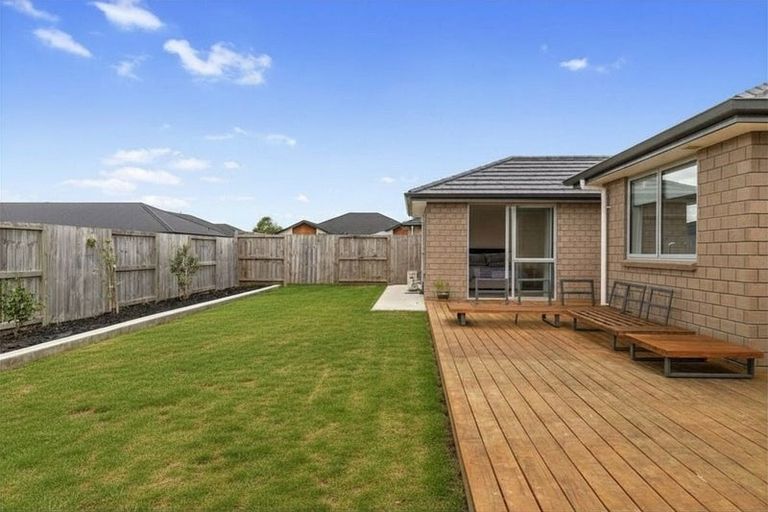 Photo of property in 22 Murray Ward Drive, Te Kauwhata, 3710
