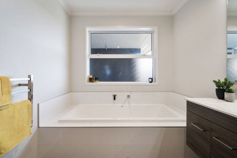 Photo of property in 11 Landon Way, Maewa, Feilding, 4702