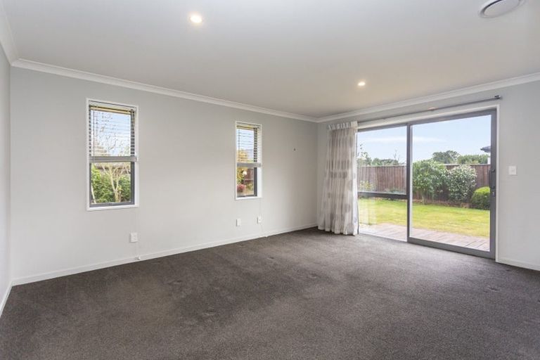 Photo of property in 17 Lloyds Close, Rolleston, 7614