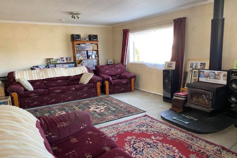 Photo of property in 49 Collingwood Street, Eltham, 4322