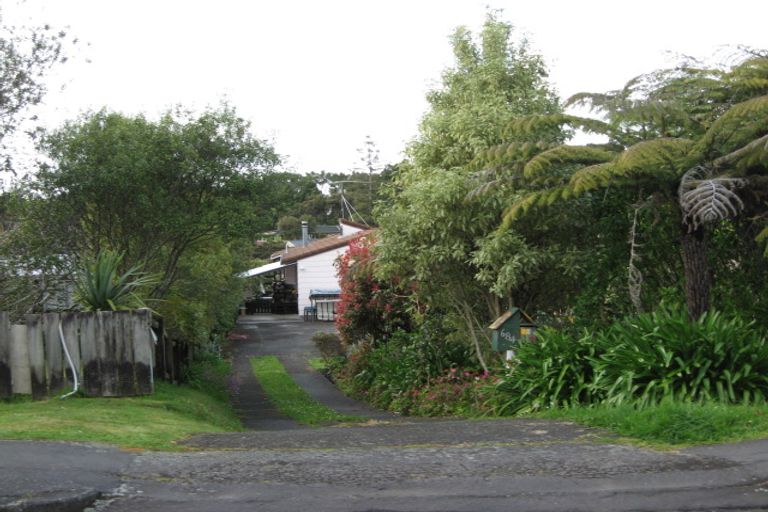 Photo of property in 688 Huia Road, Parau, Auckland, 0604