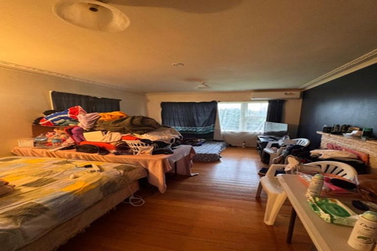 Photo of property in 1 Te Kanawa Crescent, Henderson, Auckland, 0610