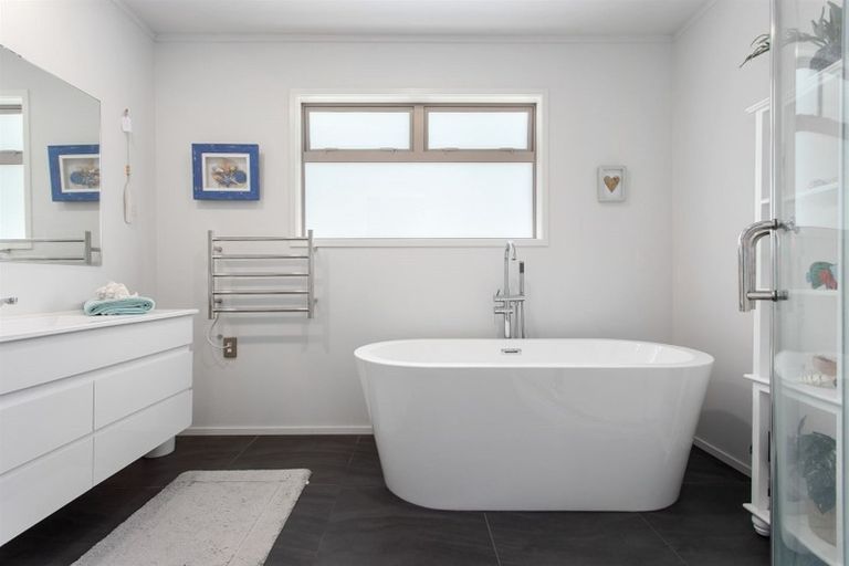 Photo of property in 90a Ocean Road, Ohope, 3121