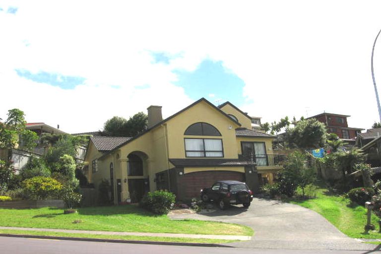 Photo of property in 20 Unsworth Drive, Unsworth Heights, Auckland, 0632
