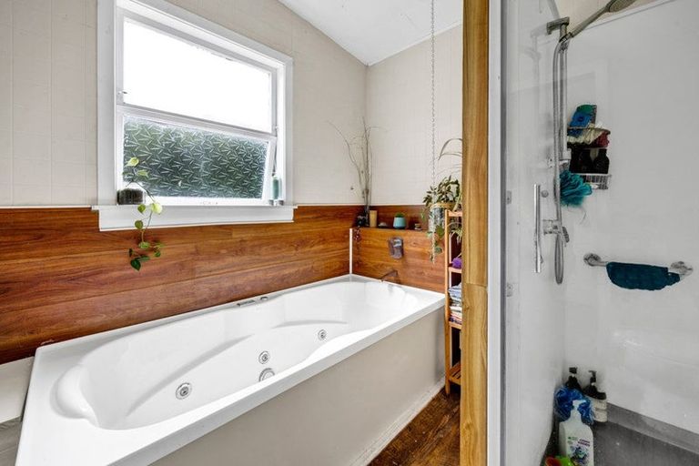 Photo of property in 77 Ngatai Street, Manaia, 4612