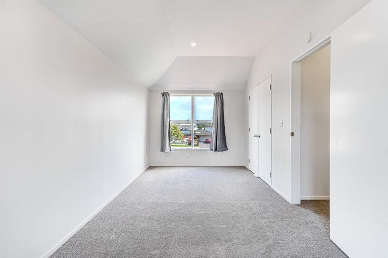 Photo of property in 3 Charles Prevost Drive, The Gardens, Auckland, 2105