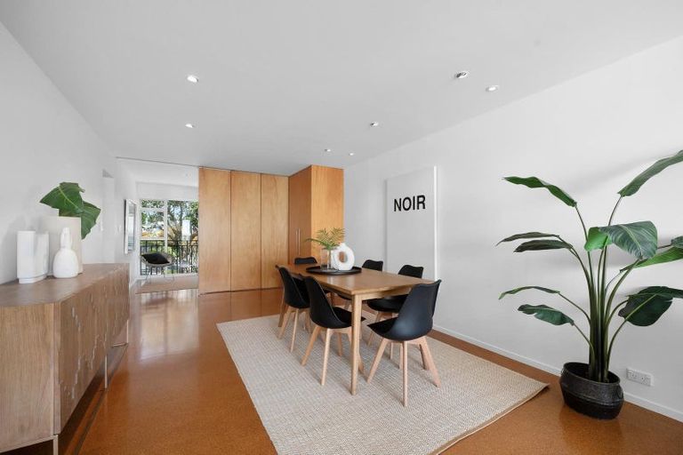 Photo of property in 2/21 Clifton Road, Hauraki, Auckland, 0622