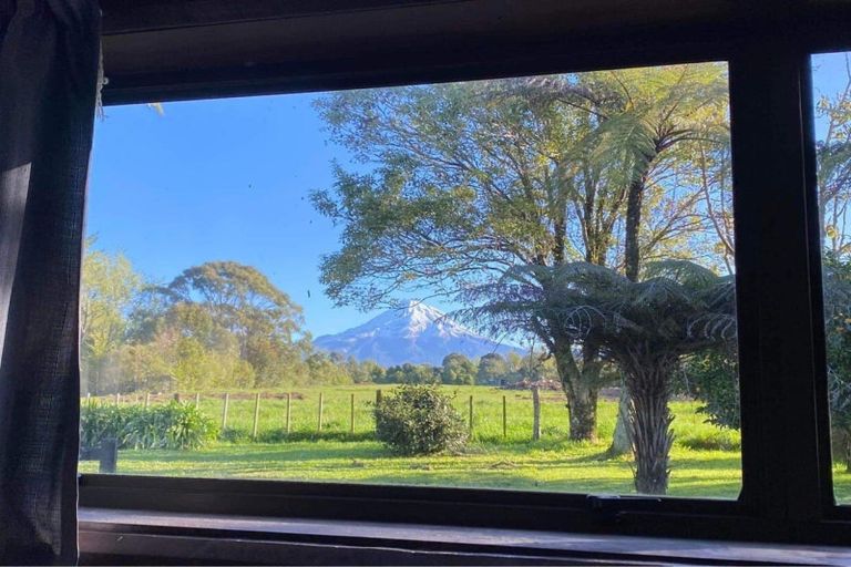 Photo of property in 1082 Junction Road, Egmont Village, Inglewood, 4386