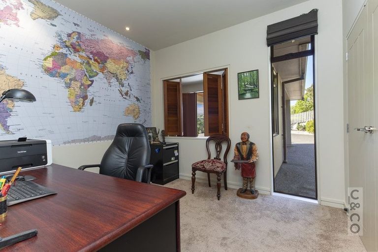 Photo of property in 1 Hawkes Access Road, Waitoki, Silverdale, 0994