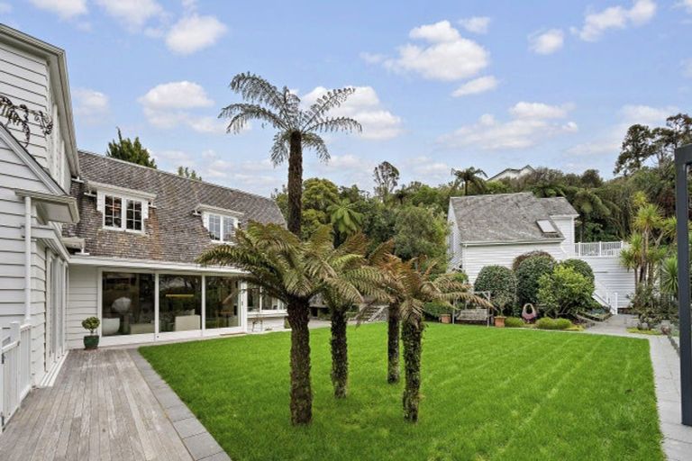 Photo of property in 14 Homewood Avenue, Karori, Wellington, 6012