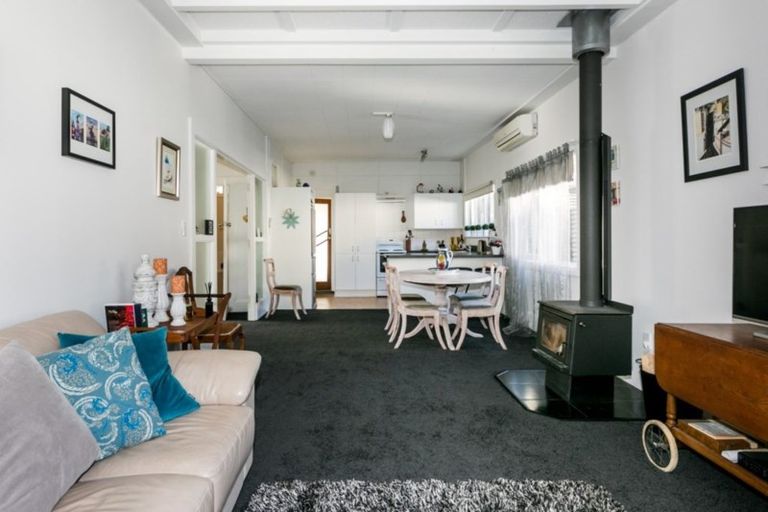Photo of property in 109 Milton Road, Bluff Hill, Napier, 4110
