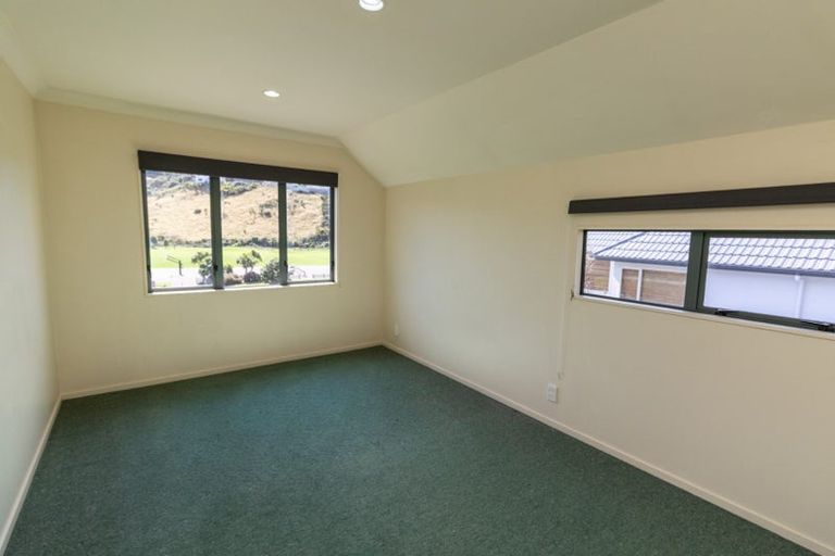 Photo of property in 43 Amesbury Drive, Churton Park, Wellington, 6037