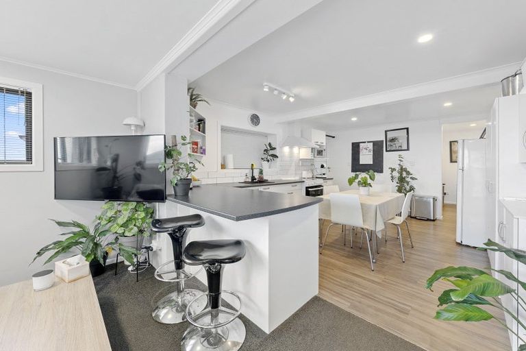 Photo of property in 68 Anzac Road, Pukekohe, 2120