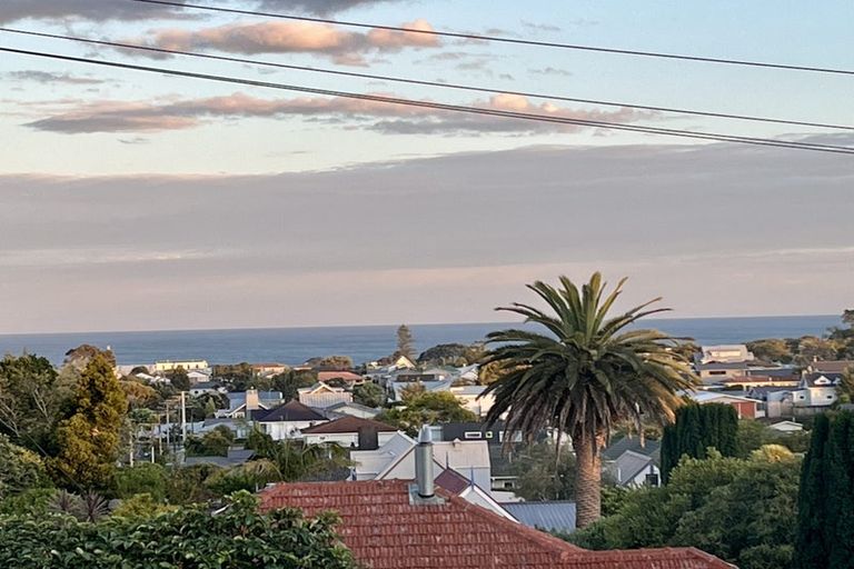 Photo of property in 9 Lismore Street, Strandon, New Plymouth, 4312