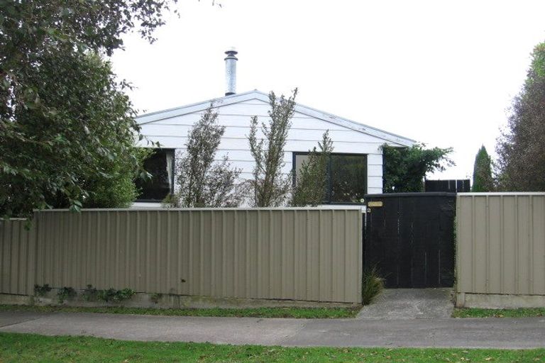 Photo of property in 2 Colonial Place, Kelvin Grove, Palmerston North, 4414