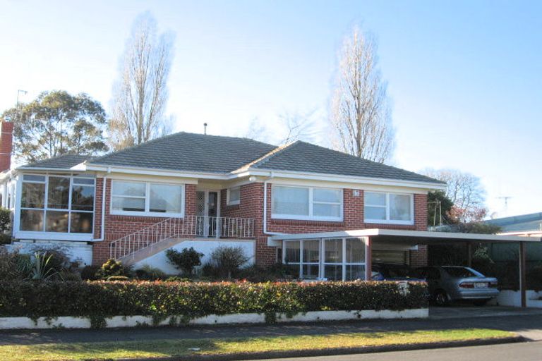 Photo of property in 4 Kelvin Place, Hamilton East, Hamilton, 3216