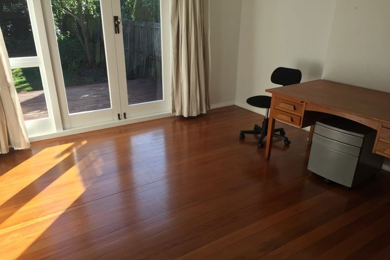 Photo of property in 16 Balgay Street, Upper Riccarton, Christchurch, 8041