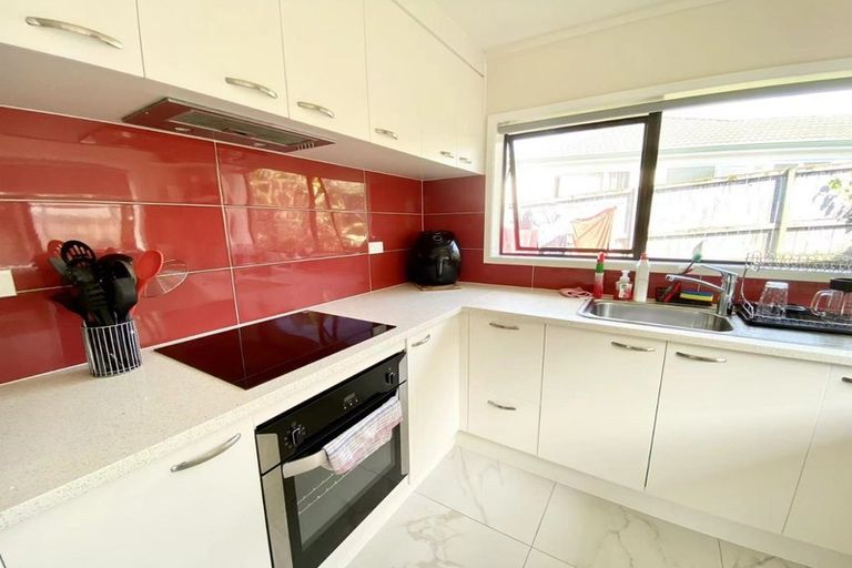 Photo of property in 2/43 Elliot Street, Howick, Auckland, 2014