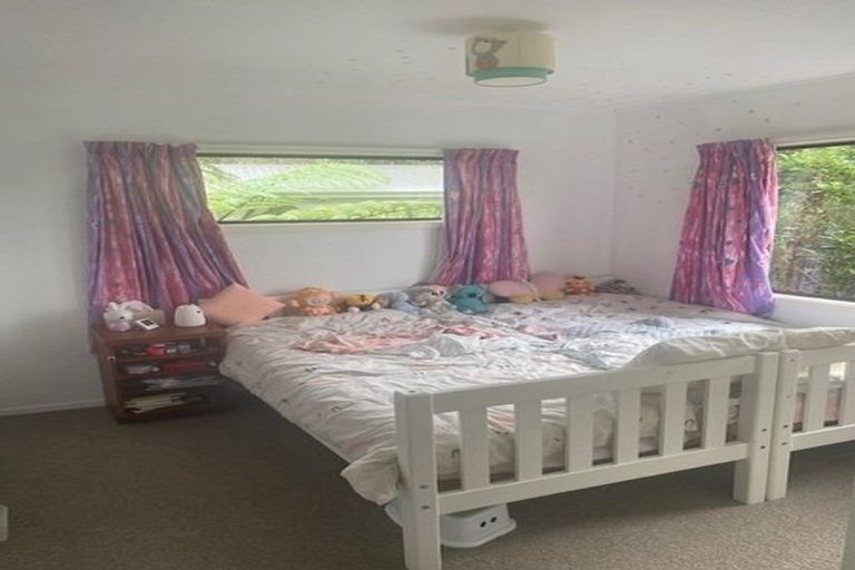 Photo of property in 13 Chester Road, Tawa, Wellington, 5028