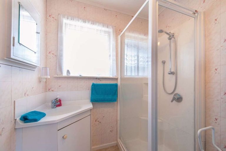 Photo of property in 16 Thompson Terrace, Manurewa, Auckland, 2102