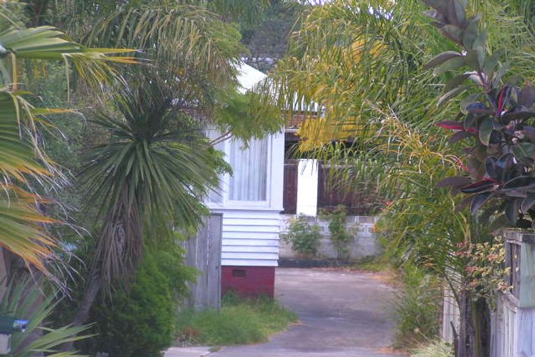 Photo of property in 19a Merriefield Avenue, Forrest Hill, Auckland, 0620