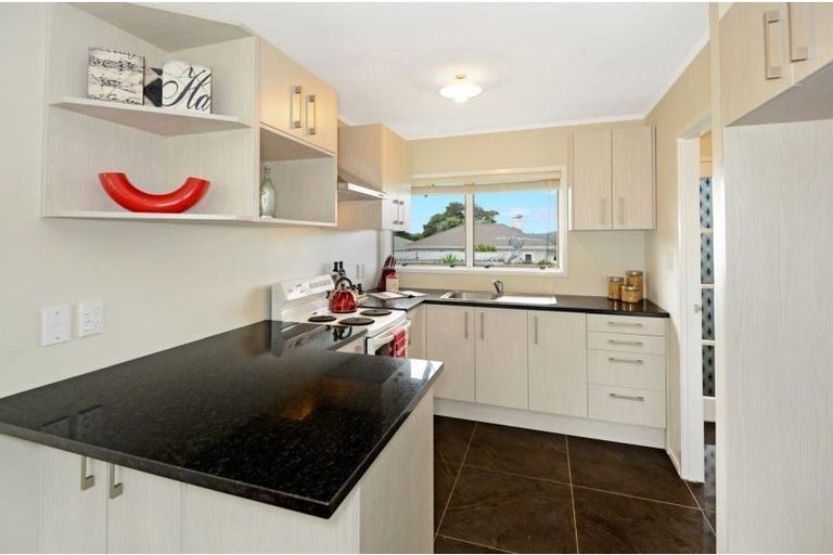 Photo of property in 1/123 Birkdale Road, Birkdale, Auckland, 0626