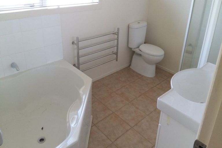 Photo of property in 75 Reeves Road, Pakuranga, Auckland, 2010