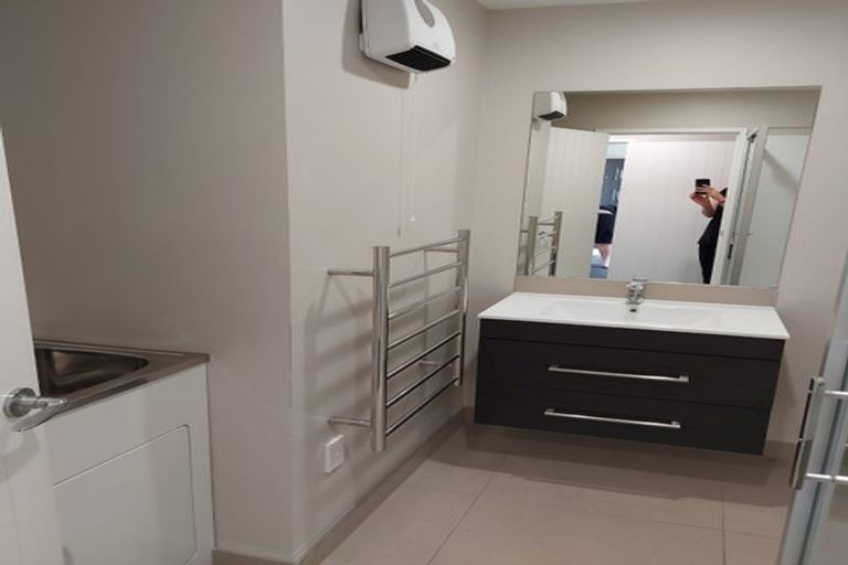 Photo of property in 15 Kahika Grove, Huapai, Kumeu, 0810