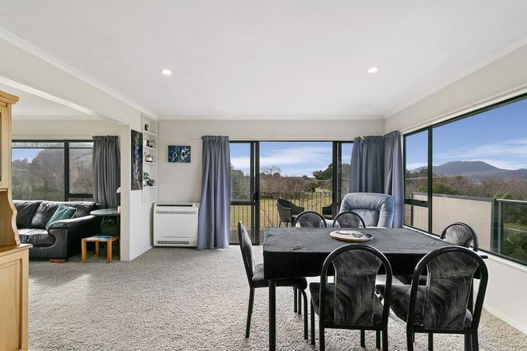 Photo of property in 38 Kinder Street, Acacia Bay, Taupo, 3330