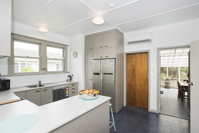 Photo of property in 14 Muir Street, Te Hapara, Gisborne, 4010