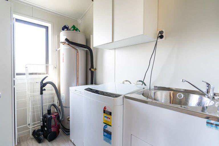 Photo of property in 3b Duff Crescent, Highbury, Palmerston North, 4412