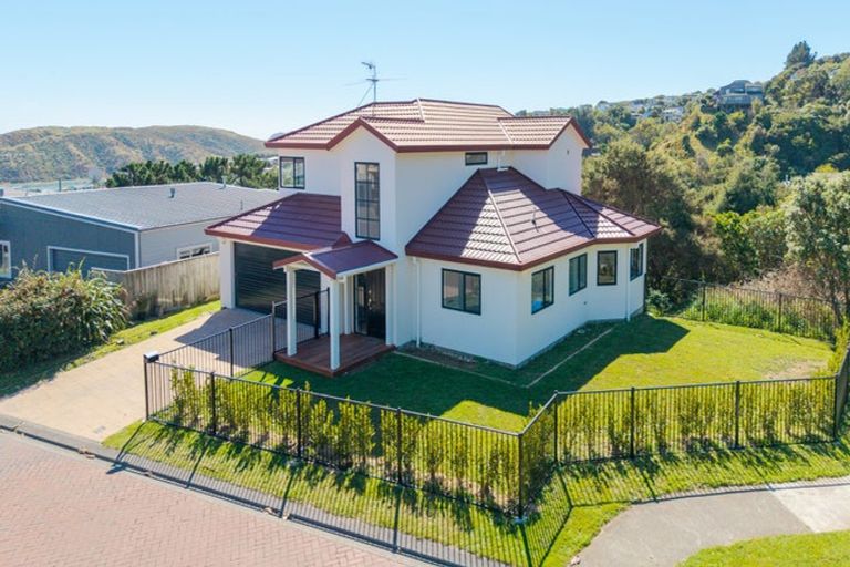 Photo of property in 2 Cromarty Place, Papakowhai, Porirua, 5024