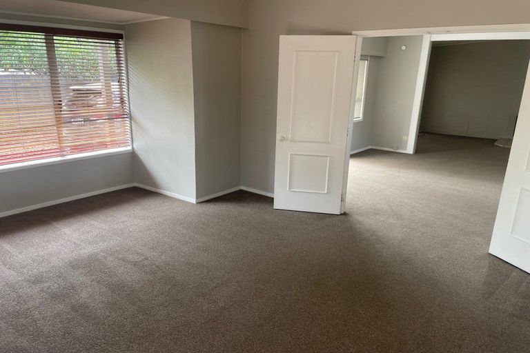 Photo of property in 2/52 Scenic Drive, Hillpark, Auckland, 2102