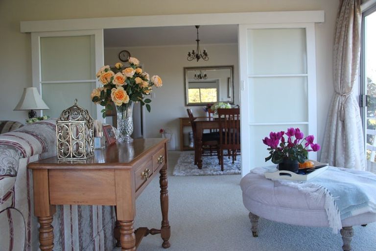 Photo of property in 50 Knightsbridge Drive, Forrest Hill, Auckland, 0620