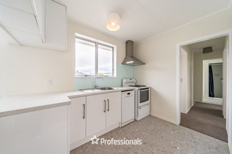Photo of property in 15b Pencarrow Crescent, Wainuiomata, Lower Hutt, 5014
