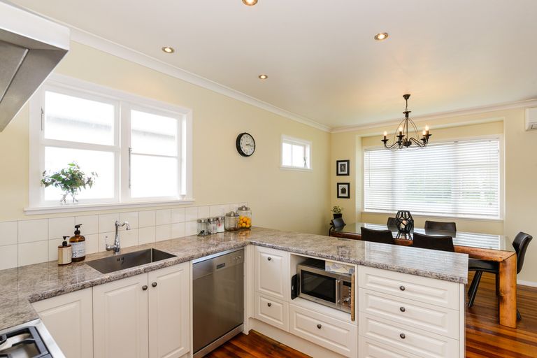 Photo of property in 89 Churchill Avenue, Hokowhitu, Palmerston North, 4410