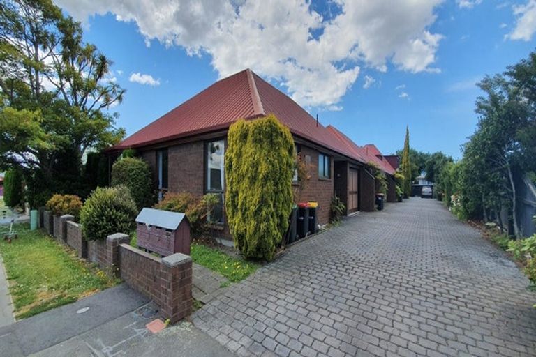Photo of property in 1/18 Division Street, Riccarton, Christchurch, 8041