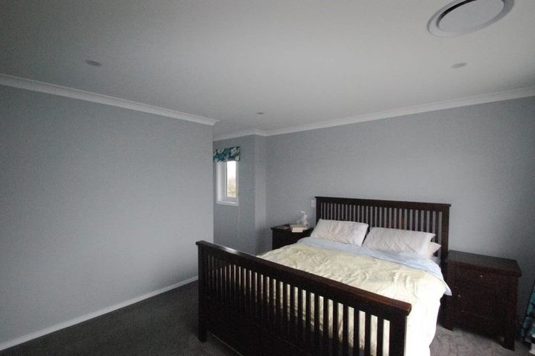 Photo of property in 16 Belize Grove, Grenada Village, Wellington, 6037