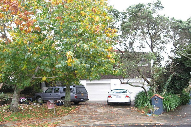 Photo of property in 12 Gibson Place, Mellons Bay, Auckland, 2014