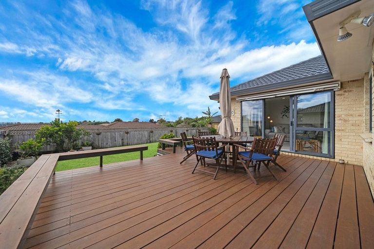 Photo of property in 15 Summerland Drive, Henderson, Auckland, 0612