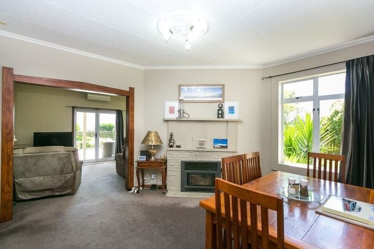 Photo of property in 160 Henwood Road, Paraite, New Plymouth, 4372