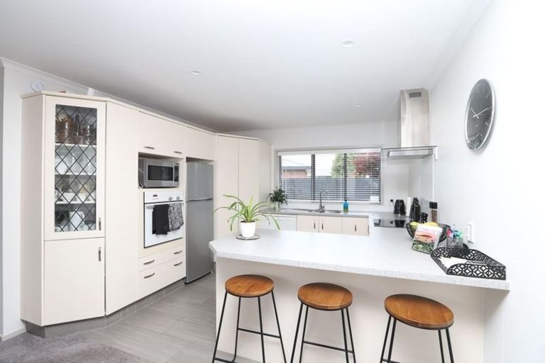 Photo of property in 28 Admiral Crescent, Flagstaff, Hamilton, 3210