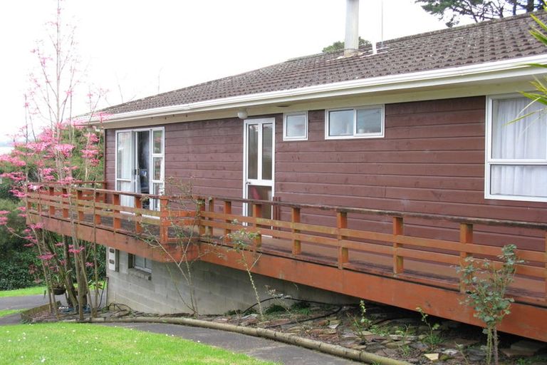 Photo of property in 70 Millbrook Road, Henderson, Auckland, 0612