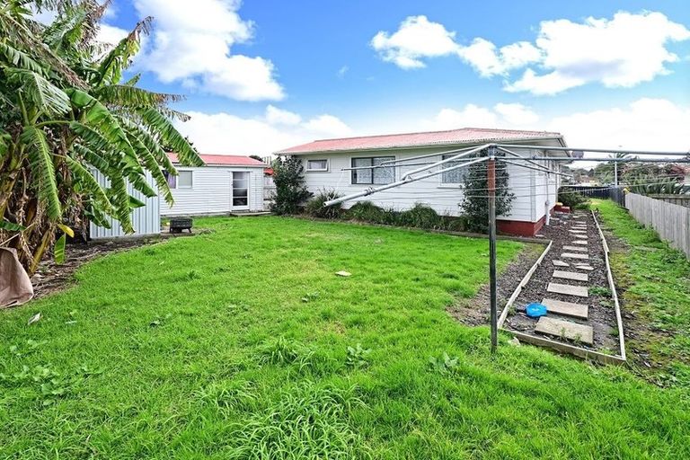 Photo of property in 31 Corsair Crescent, Mangere, Auckland, 2022