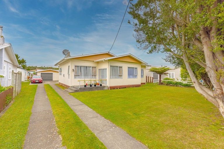 Photo of property in 79 Tyndall Street, Pahiatua, 4910