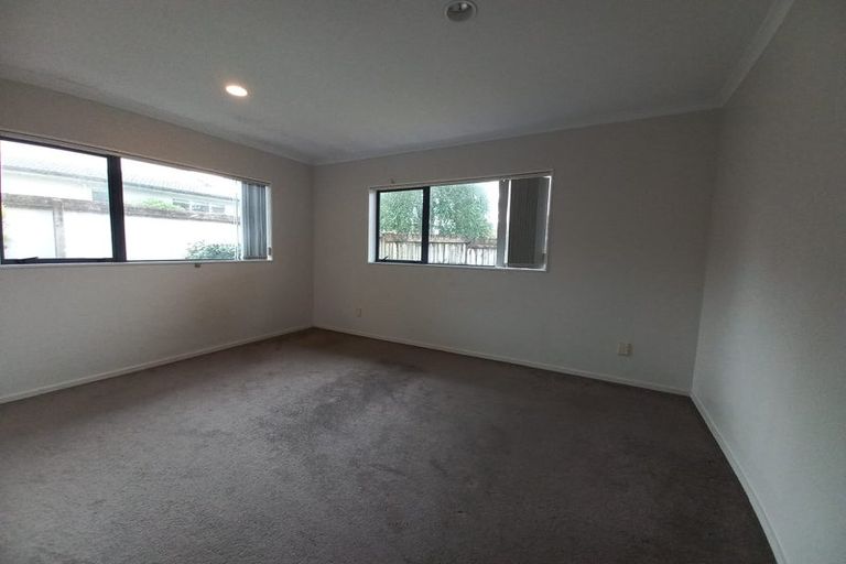 Photo of property in 1/12 Solana Court, Botany Downs, Auckland, 2010