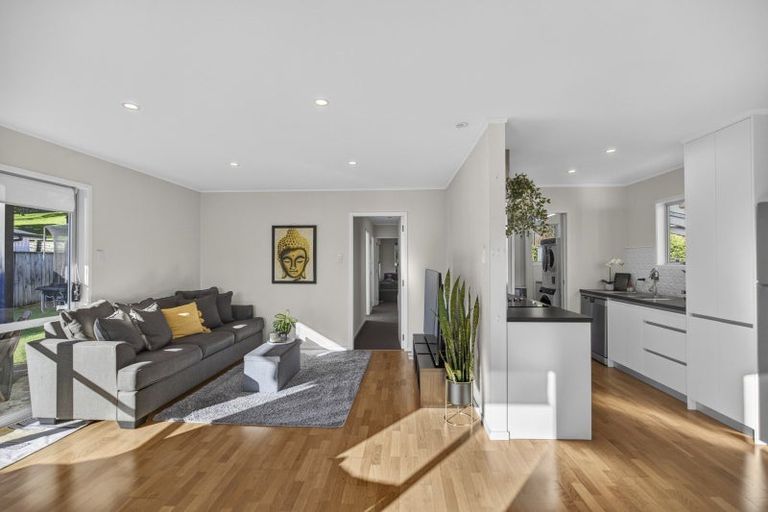 Photo of property in 21 Heaphy Street, Westown, New Plymouth, 4310