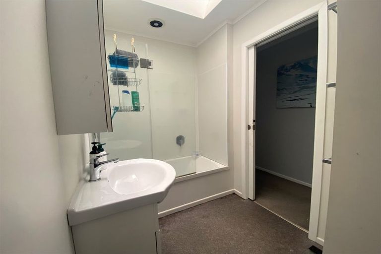 Photo of property in 25 Montana Place, Merrilands, New Plymouth, 4312