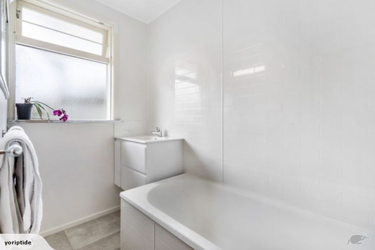 Photo of property in 115 Wallace Road, Mangere Bridge, Auckland, 2022